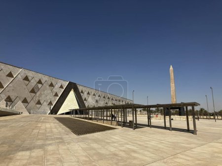 Foto de El flamante Gran Museo Egipcio desde el exterior - Imagen libre de derechos