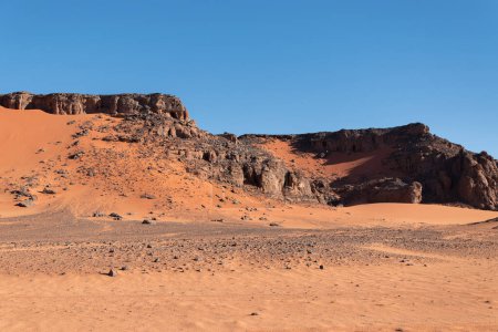 Téléchargez les photos : Beau paysage du désert dans le parc national de tadrart, algérie - en image libre de droit