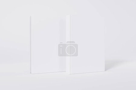 Téléchargez les photos : Debout livres blancs fermés isolés sur fond blanc avec espace de copie - en image libre de droit