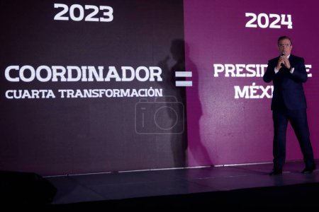 Téléchargez les photos : 16 août 2023, Mexico, Mexique : Marcelo Ebrard Casaubon, candidat à la Coordination pour la défense de la transformation pour le parti du Mouvement national de régénération, exige de mettre fin à la sale guerre contre lui et sa famille - en image libre de droit