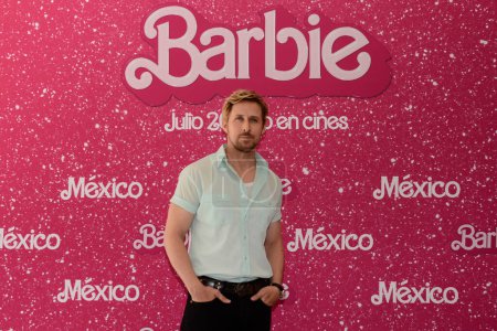 Foto de 7 de julio de 2023, Ciudad de México, México: Ryan Gosling posa para las fotos durante el photocall de la película 'Barbie' en el Hotel Four Sason de la Ciudad de México. el 7 de julio de 2023 en Ciudad de México, México. (Foto de Carlos Tischler / Eyepix Group) - Imagen libre de derechos