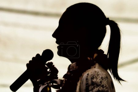 Foto de 17 de agosto de 2023 en Izcar de Matamoros, Puebla, México: La candidata a la coordinación de defensa de la transformación; Claudia Sheinbaum Pardo, asiste a un mitin del proceso de definición, en la unidad deportiva Mariano Matamoros. El 17 de agosto de 2023 en Puebla - Imagen libre de derechos