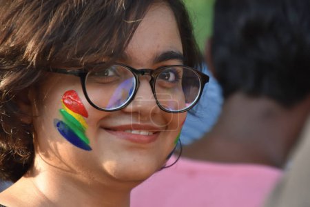 Téléchargez les photos : 21 mai 2023, Kolkata, Inde : La communauté LGBTQ participe à un rassemblement pour célébrer l'amour, le respect, la liberté, la tolérance, l'égalité et la fierté, le 21 mai 2023, dans la ville de Kolkata, en Inde - en image libre de droit