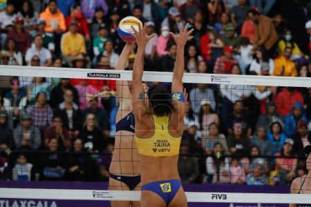 Téléchargez les photos : 15 octobre 2023, Tlaxcala, Mexique : Finale du Championnat du monde de volleyball de plage féminin - en image libre de droit