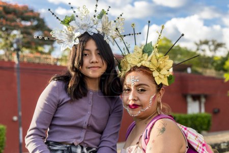 Foto de 29 de octubre de 2023, Oaxaca de Jurez, México: Participan en el desfile del Día de los Muertos acompañados de Comparsas de más de 45 barrios y comunidades de Oaxaca - Imagen libre de derechos