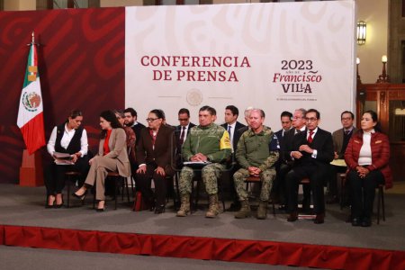 Téléchargez les photos : 1er novembre 2023 à Mexico, Mexique : Le président du Mexique, Andrs Manuel Lpez Obrador, lors de la conférence matinale devant les journalistes au palais national, le 1er novembre 2023 à Mexico, Mexique - en image libre de droit