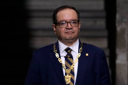 Téléchargez les photos : 17 novembre 2023, Mexico, Mexique : Leonardo Lomeli Vanegas a été assermenté comme nouveau recteur de l'Université Nationale Autonome du Mexique au Palais de l'École de Médecine de Mexico - en image libre de droit