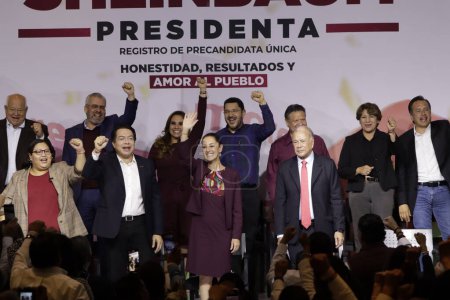 Foto de 19 de noviembre de 2023, Ciudad de México, México: Claudia Sheinbaum Pardo recibe el registro de precandidato único para la presidencia de México por el partido Movimiento Nacional de Regeneración - Imagen libre de derechos