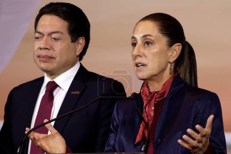 Photo for Mexico City, November 27, 2023.- The sole candidate for the presidency of Mexico for the coalition of the National Renegation Movement parties, the Labor Party and the Green Party, Claudia Sheinbaum presents Mario Delgado - Royalty Free Image