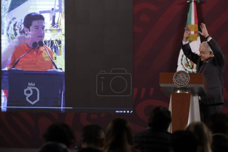 Téléchargez les photos : 4 décembre 2023, Mexico, Mexique : Le président du Mexique, Andres Manuel Lopez Obrador lors de la conférence de presse au Palais national de Mexico - en image libre de droit