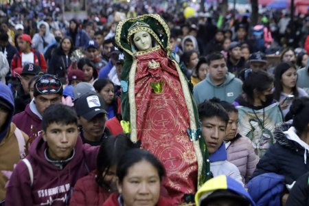 Foto de 11 de diciembre de 2023, Ciudad de México, México: Millones de feligreses visitan la Basílica de Guadalupe para celebrar la Virgen de Guadalupe en el 492º aniversario de su aparición en el Cerro del Tepeyac en la Ciudad de México - Imagen libre de derechos