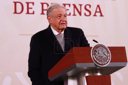 Téléchargez les photos : 19 décembre 2023 à Mexico, Mexique : Le président mexicain, Andres Manuel Lopez Obrador, prend la parole lors de sa conférence d'information quotidienne devant les médias au Palais national - en image libre de droit