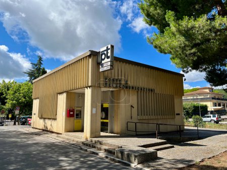 Foto de El edificio de correos en la ciudad de Sarteano. Foto de alta calidad - Imagen libre de derechos