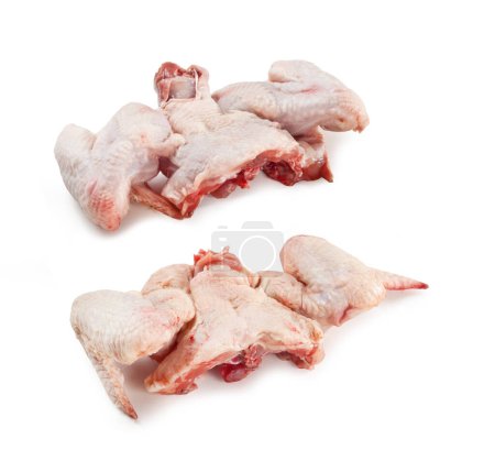 Foto de Alas de pollo crudo dos pares aislados sobre fondo blanco - Imagen libre de derechos