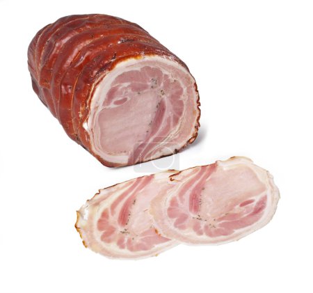 Téléchargez les photos : Viande de porc crue - "Porchetta" - Isolé sur fond blanc - en image libre de droit