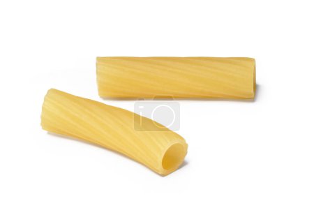 Téléchargez les photos : Pâtes italiennes - Type "Tortiglioni" - Isolé sur fond blanc - en image libre de droit