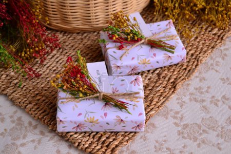 Wedding souvenir guest favours gift box with flowers decoration natural color summer fall rustic style, handmade soap small present
