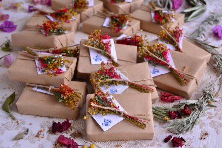 Rustic fall wedding decoration guest favours handmade soap, craft box with jute ribbon and dry flowers, party souvenir, natural brown beige color