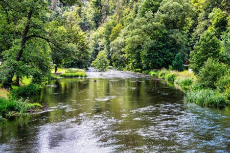 Téléchargez les photos : Vue sur la rivière Bode à Treseburg dans les montagnes du Harz en Allemagne - en image libre de droit