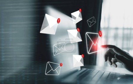 E-Mail und Kommunikation. Konzept des E-Mail-Marketings und des Online-Internet-Netzwerks für Geschäftskontakte. Newsletter oder Spam, E-Mail-Viren.