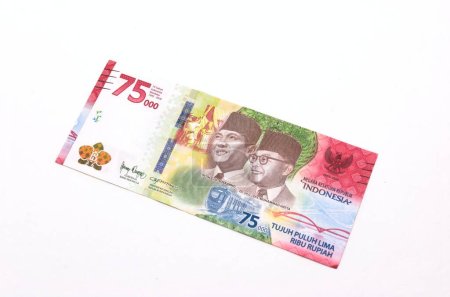 Ein Blatt mit 75.000 Rupiah-Banknoten, Draufsicht, 75. Jahrestag der Republik Indonesien. Sonderausgabe.