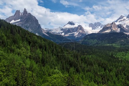 Foto de Vista panorámica de las montañas Dolomitas, Italia. - Imagen libre de derechos