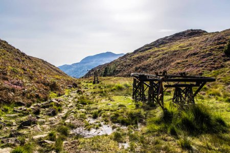 Foto de Sygun Copper Mine. Old rusty copper mine workings in Cwm Bychan in Snowdonia National Park near Beddgelert, Gwynedd, North Wales, UK. - Imagen libre de derechos