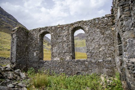 Capilla o iglesia de Rhosydd galesa arruinada. Cwmorthin, Bleneau Ffestiniog, Snowdonia, Gwynedd, Gales del Norte.