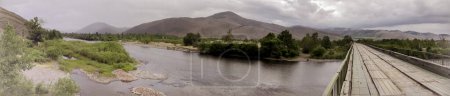 Foto de Vista panorámica del río con montañas - Imagen libre de derechos