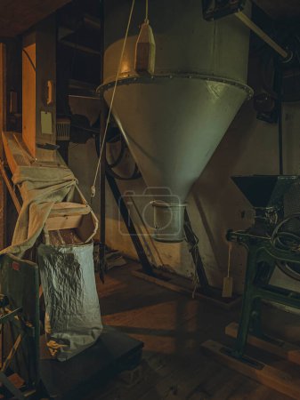 Ancien équipement de moulin, image filtrée