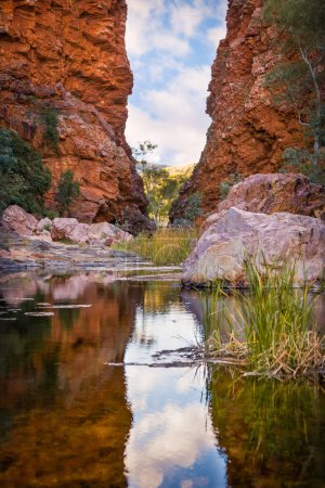 Téléchargez les photos : Simpson Gap, parc national MacDonnell, Territoire du Nord, Australie - en image libre de droit