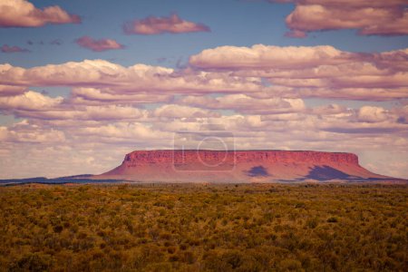 Téléchargez les photos : Mount Conner, Territoire du Nord, Australie - en image libre de droit