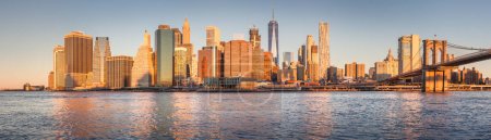 Foto de Paisaje urbano del Bajo Manhattan al amanecer, Ciudad de Nueva York, Estados Unidos - Imagen libre de derechos