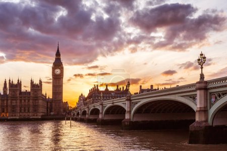 Téléchargez les photos : Big Ben Clock Tower and River Thames, Londres, Royaume-Uni - en image libre de droit