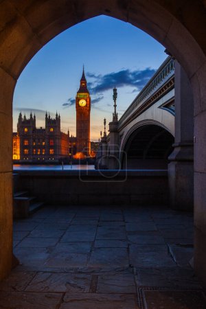 Téléchargez les photos : Big Ben and The Westminster Bridge, Londres, Royaume-Uni - en image libre de droit