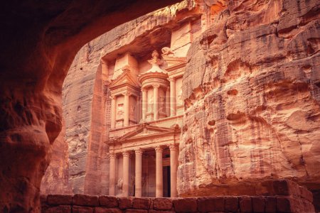 Foto de Al Khazneh o El Tesoro, Petra, Jordania - Imagen libre de derechos