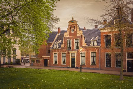 Téléchargez les photos : Beaux bâtiments historiques, Groningue, Pays-Bas - en image libre de droit