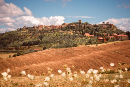 Foto de Vista panorámica de Montichiello, Siena, Italia - Imagen libre de derechos