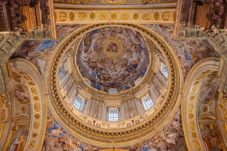 Foto de Interior de la cúpula de San Genaro (San Januarius) Capilla, Catedral de Nápoles, Nápoles, Italia - Imagen libre de derechos