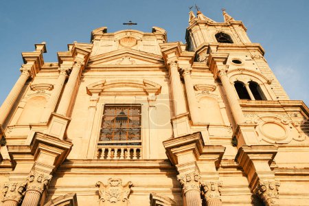 Foto de Fachada de la Basílica de los Santos Apóstoles Pedro y Pablo, Acireale, Catania, Italia - Imagen libre de derechos