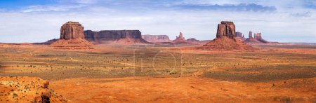 Téléchargez les photos : Vue classique de Monument Valley depuis Artist Point. Monument Valley Navajo Tribal Park, Utah et Arizona, États-Unis - en image libre de droit
