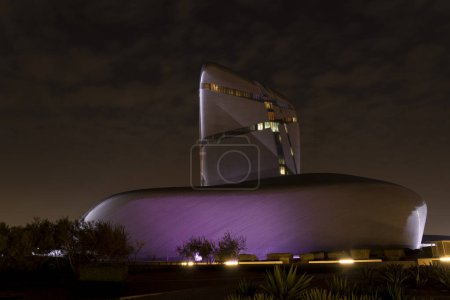 Téléchargez les photos : Bâtiment futuriste et célèbre dans la ville, King Abdulaziz Centre pour la culture du monde - Ithra - en image libre de droit