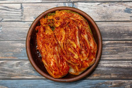 Téléchargez les photos : Kimchi coréen traditionnel à base de chou mariné - en image libre de droit