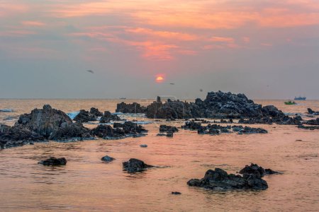 Téléchargez les photos : Vue du matin du phare de Songdaemal, Gyeongju, Corée - en image libre de droit