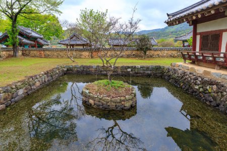 Jardín de Hanok tradicional coreano