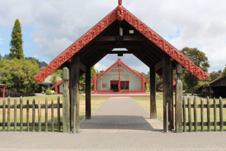 Foto de Casa de reuniones Marae-Maori en Whakarewarewa, Rotorua, Nueva Zelanda - Imagen libre de derechos