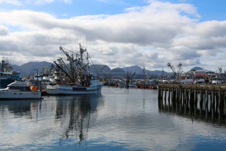 Téléchargez les photos : Port de Sand Point, Îles Aléoutiennes, Alaska, États-Unis - en image libre de droit