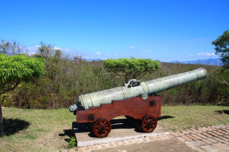 Die Kanone steht am Eingang zum Castillo de San Pedro de la Roca, Santiago de Cuba, Kuba