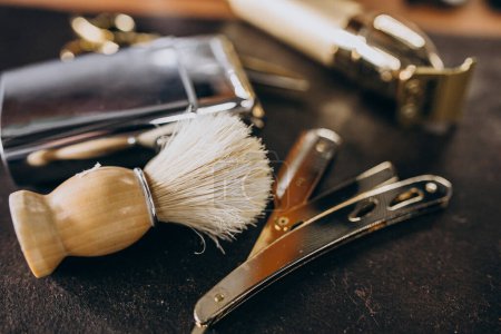 Téléchargez les photos : Outils de rasage fermer dans un salon de coiffure - en image libre de droit