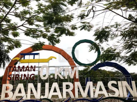 Téléchargez les photos : Banjarmasin, Indonésie - 21 février 2021. L'inscription sur le panneau Zero Point dans la ville de Banjarmasin.jpg - en image libre de droit